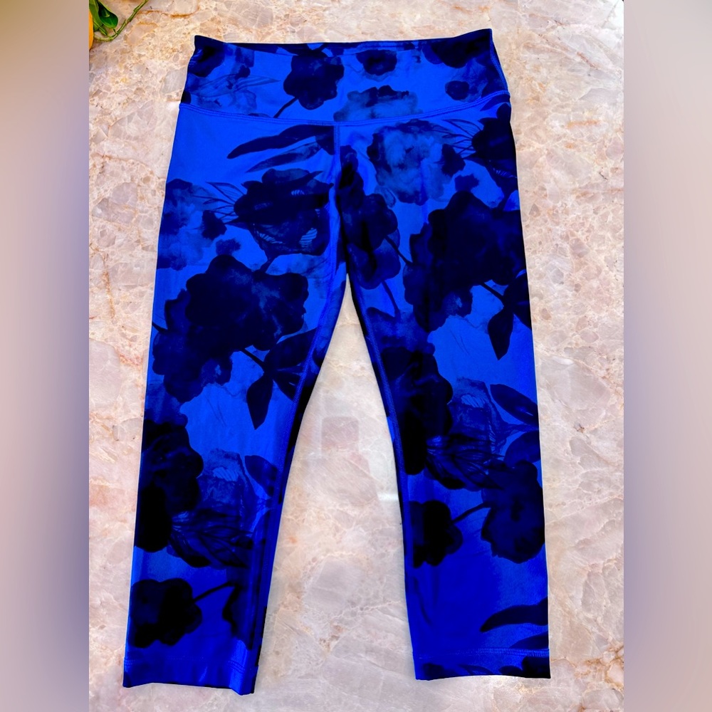Gorge Lululemon leggings!